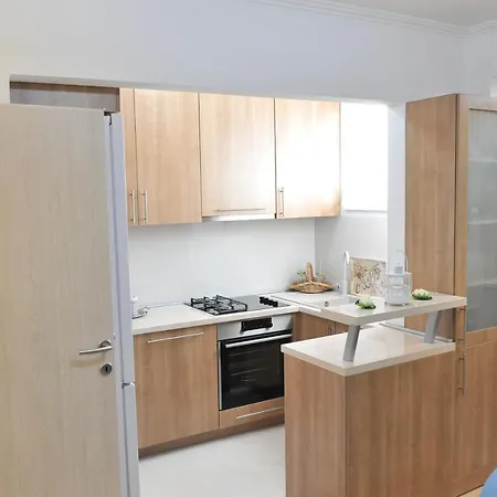 Lucijano Apartment *